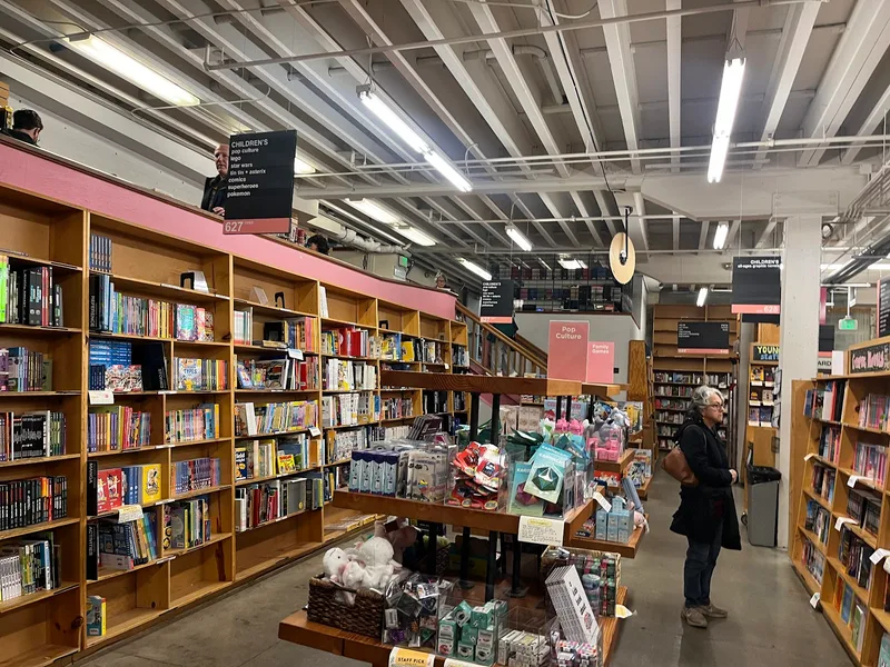 Powell's City of Books — book store (photo 12)