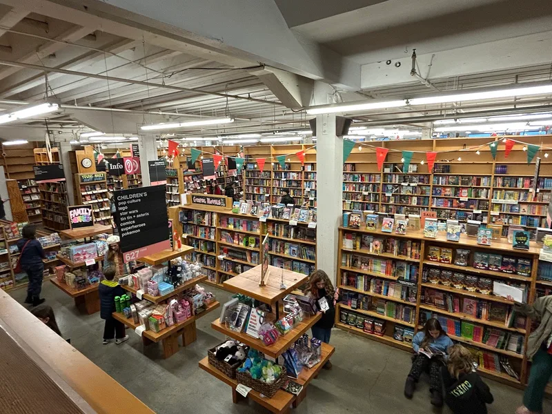 Powell's City of Books — book store (photo 5)