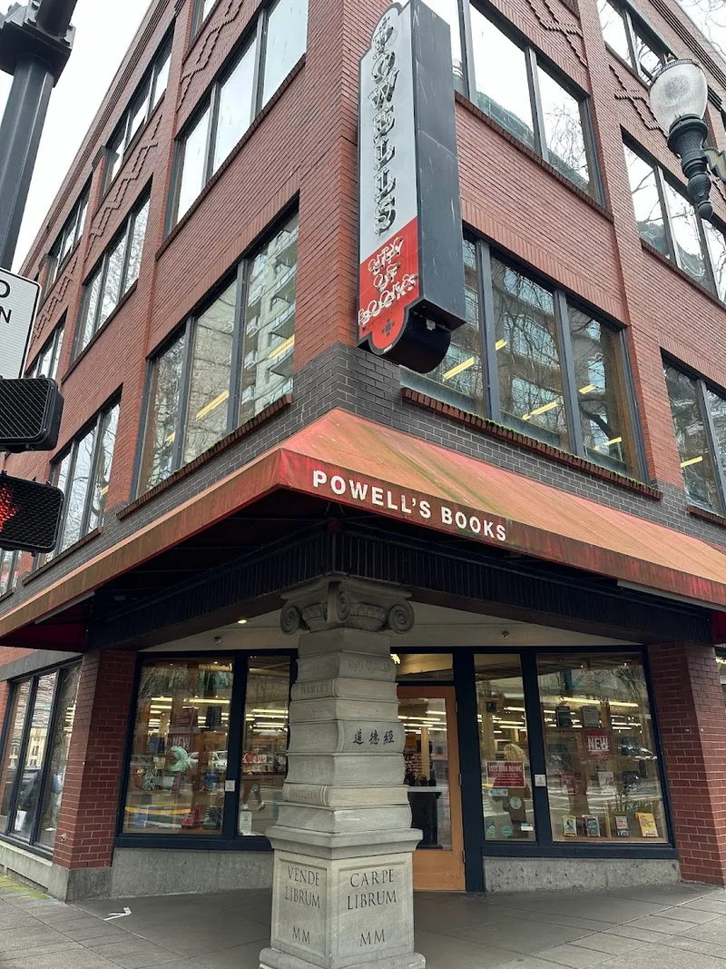 Powell's City of Books — book store (photo 8)